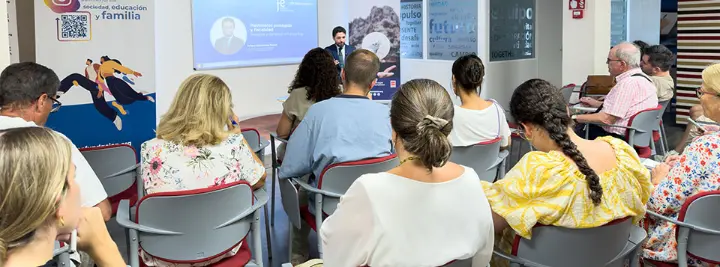 Pelayo Ballesteros durante la ponencia sobre patrimonio protegido y fiscalidad organizada por FASE Fundación.
